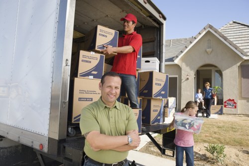 Careful loading and unloading support for a Tottenham flat move